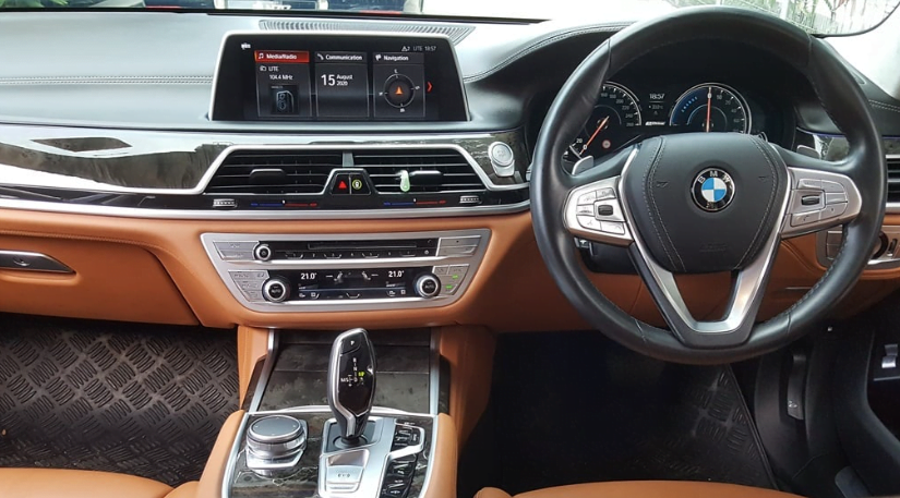 BMW sentiasa mengutamakan kekemasan interior dalaman sekaligus menonjolkan kesan eksklusif