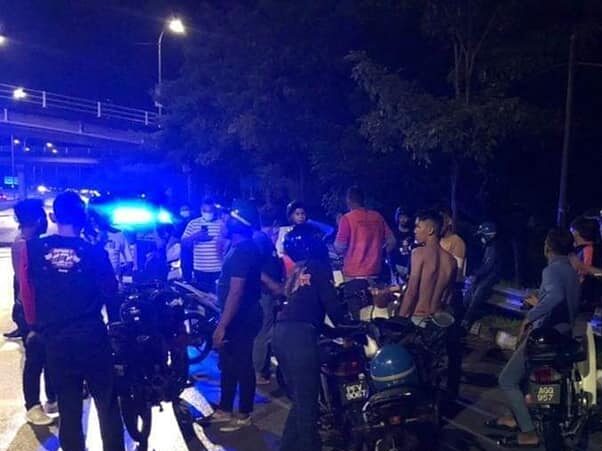 Kemalangan membabitkan sekumpulan 'mat rempit' di Bayan Lepas, Pulau Pinang tular di media sosial