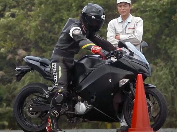Kawasaki EV Endeavor merupakan prototaip motosikal elektrik pertama keluaran Kawasaki. - Foto fail ihsan Kawasaki