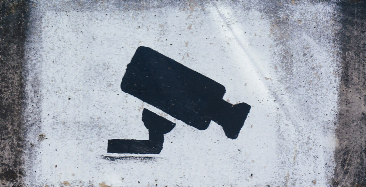 Kamera litar tertutup (CCTV) telah banyak membantu pihak berkuasa seluruh dunia menyelesaikan kes jenayah dan kemalangan jalan raya