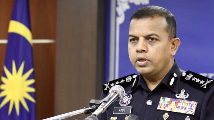 Ketua Polis Johor Datuk Ayob Khan Mydin Pitchay mengesahkan kejadian langgar lari di Kompleks Sultan Abu Bakar pada Ahad. - Foto ihsan Malay Mail