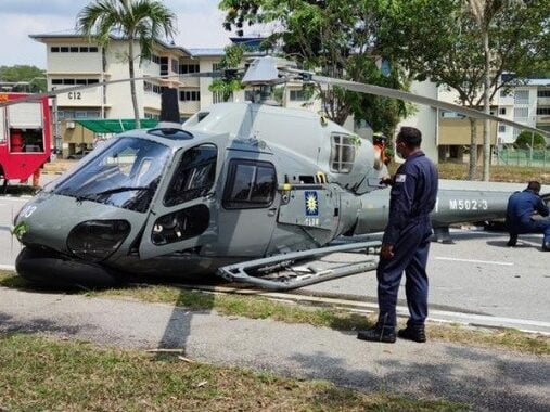 Siasatan masih diteruskan terhadap insiden menimpa helikopter Tentera Laut Diraja Malaysia (TLDM) jenis AS 555 SN Fennec. - Foto ihsan Facebook/Navy The Best