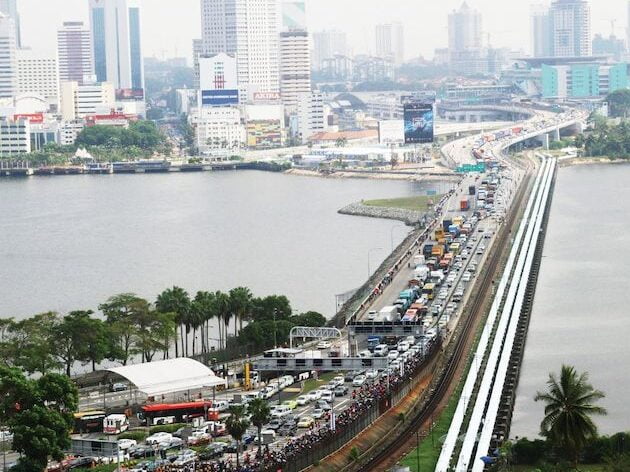 Malaysia dan Singapura membuka kembali pintu sempadan pada 1 April lalu. - Foto ihsan Malay Mail