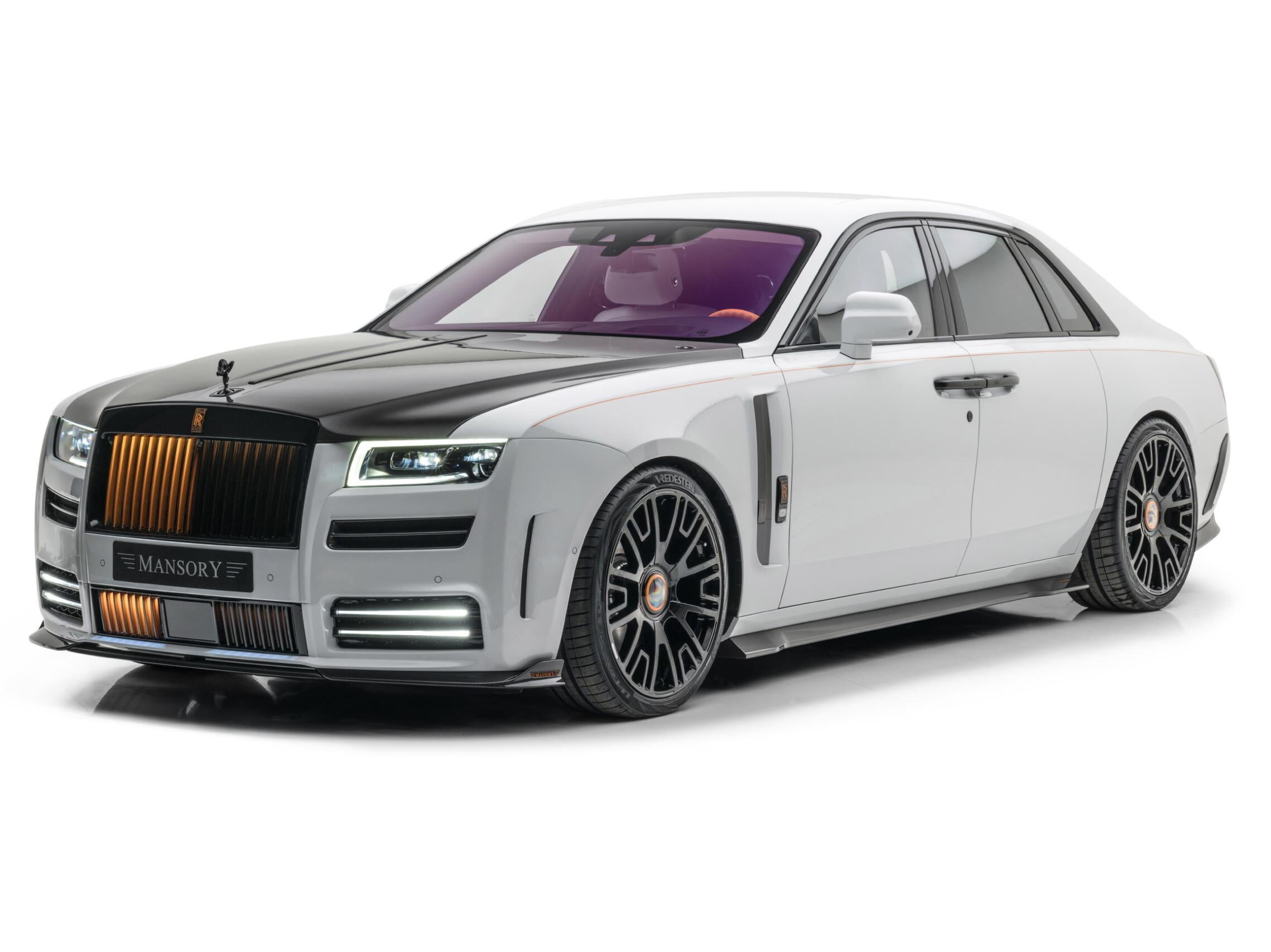 Ghost Mansory diberikan modifikasi daripada Rolls-Royce khas buat pelanggan lebih muda. - Foto ihsan Rolls-Royce