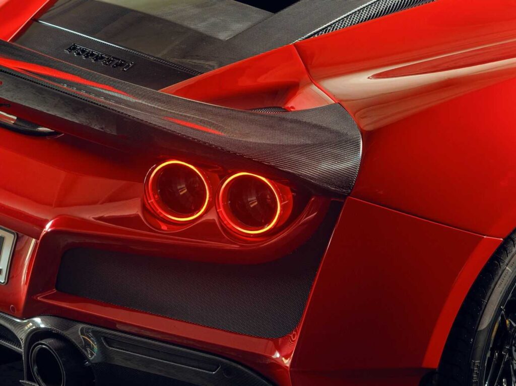 Rekaan belakang Ferrari F8 N-Largo kelihatan begitu 'seksi'. - Foto ihsan Motor1.com