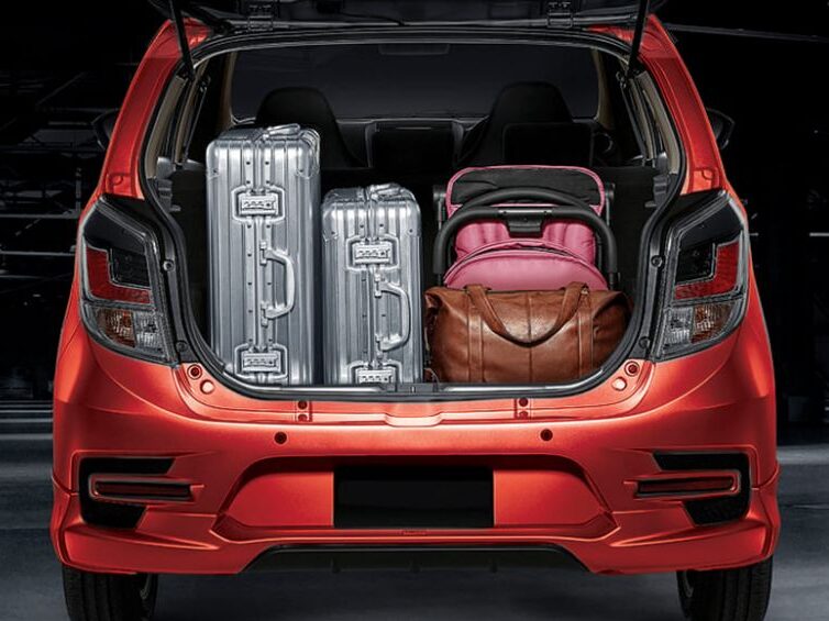 Ruang belakang yang mampu memuatkan beberapa bagasi, sesuai untuk pasangan atau keluarga kecil. - Foto ihsan Toyota