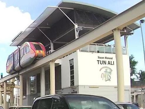 Stesen Monorel Melaka terletak di Persimpangan Jalan Tun Ali. - Foto ihsan Wikipedia