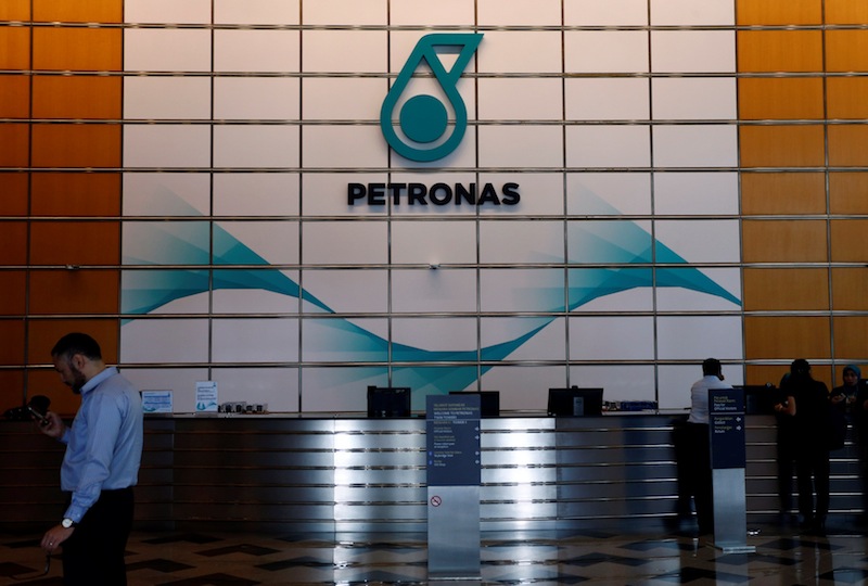 Petronas sentiasa peka dengan situasi semasa dan akan terus memberi sokongan dalam memerangi Covid-19. - Foto ihsan Malay Mail