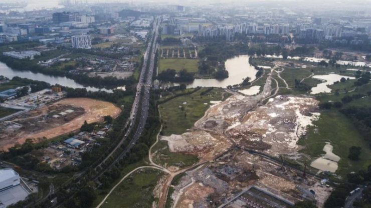 Pemandangan tapak projek Kereta Api Berkelajuan Tinggi (HSR) di Singapura. - Foto ihsan Malay Mail