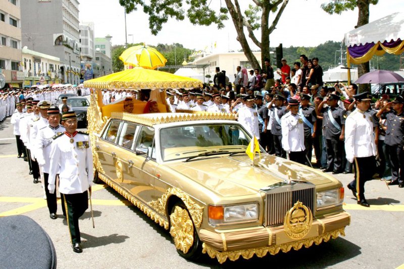 Sultan Brunei, Sultan Hassanal Bolkiah merupakan antara sultan terkaya di dunia. - Foto ihsan Wikipedia