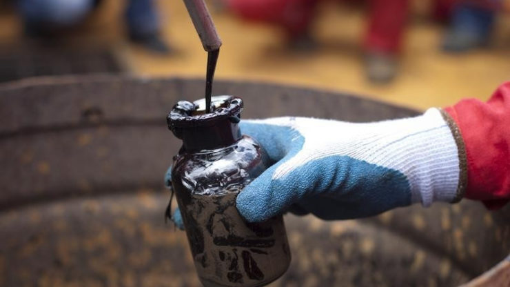Krisis Rusia – Ukraine memberi kesan kepada harga minyak mentah dunia. – Foto ihsan Malay Mail