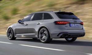 Audi RS 4 Avant mit competition plus-Paket