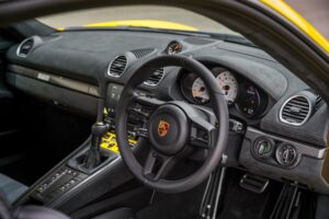 Porsche 718 Cayman GT4 RS-5