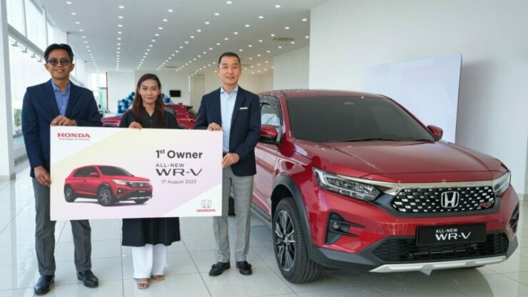 01 All-New WR-V 1st Customer Delivery Ceremony