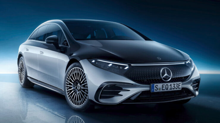2022-Mercedes-Benz-EQS-1