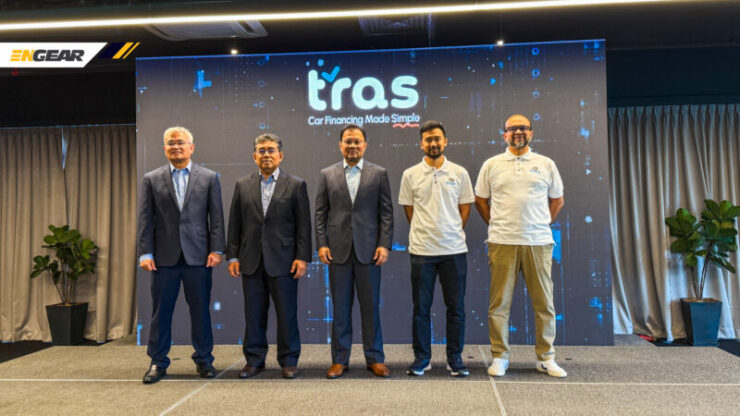 Tras