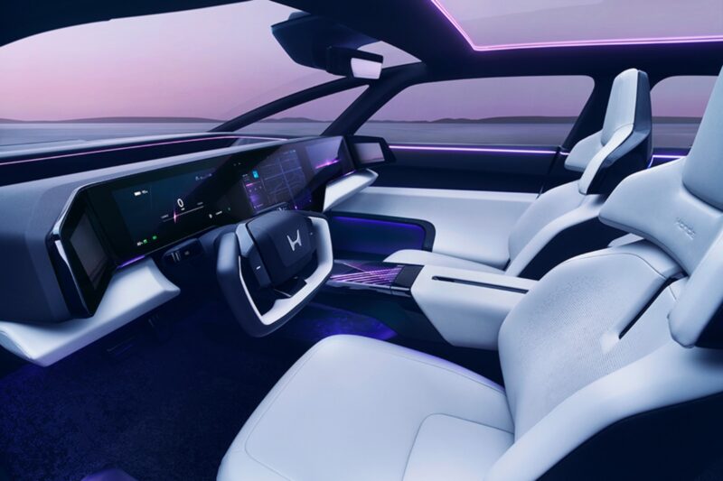 Honda 0 Saloon interior