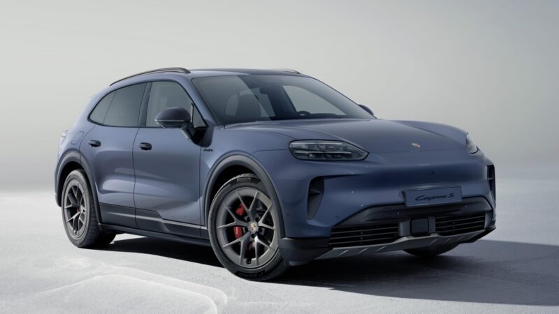 Porsche Cayenne S Electric exterior