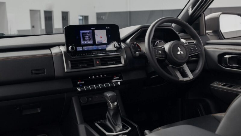 Mitsubishi Triton Raider interior
