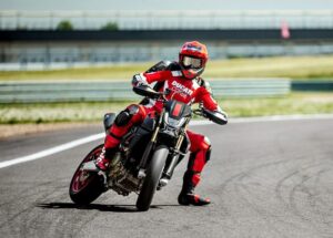 Ducati Hypermotard 698 Mono Nera 2026.02