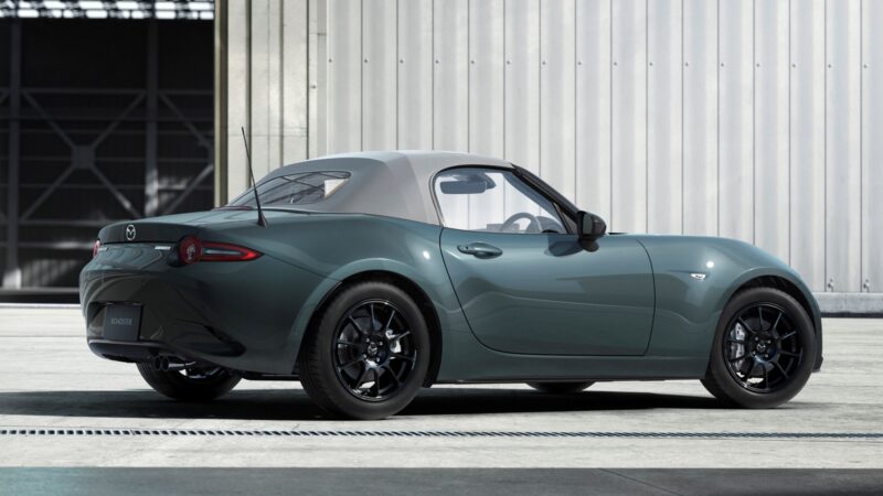 Mazda MX-5 Pure Sport exterior