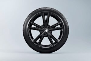 Varian RS pula menerima rim aloi dengan kemasan hitam kusam baharu.