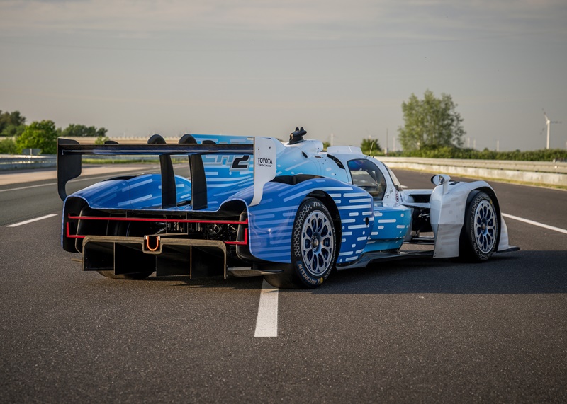 TR LH2 Racing Prototype merupakan model prototaip yang dibangunkan berasaskan casis sama dengan TR010 HYBRID.