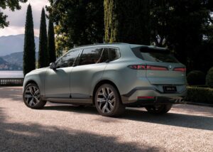 Gambar belakang BMW iX5