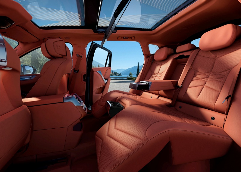 Gambar dalam BMW iX5