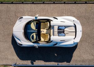 Gambar atas Bugatti W16 Mistral The last of its kind
