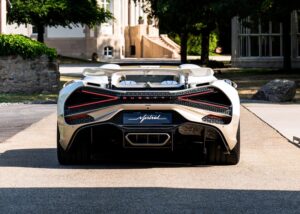 Gambar belakang Bugatti W16 Mistral The last of its kind