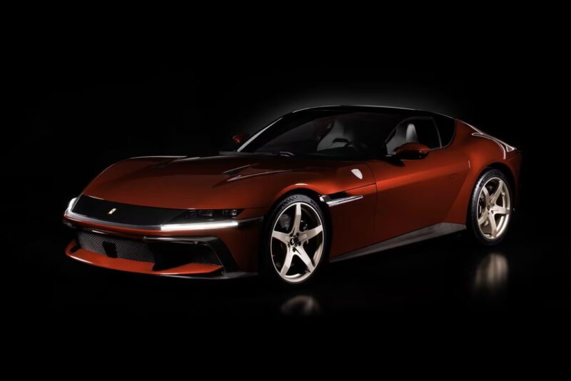 Ferrari 12Cilindri Manuale 01