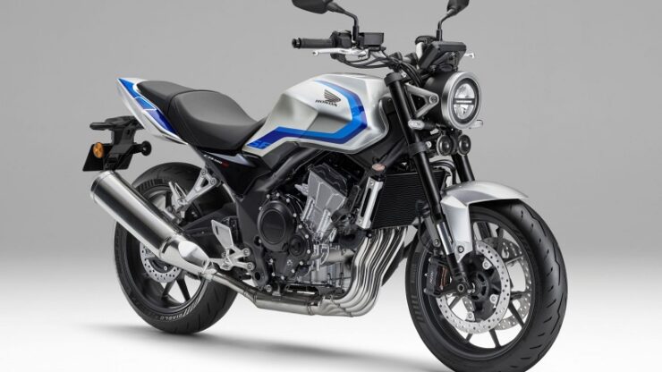 Pandangan depan Honda CB400 Super Four E-Clutch 2027 Jepun