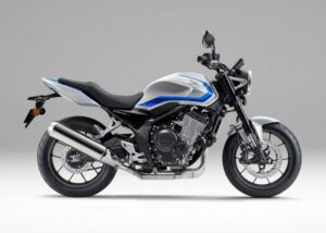 Pandangan sisi Pandangan depan Honda CB400 Super Four E-Clutch 2027 Jepun
