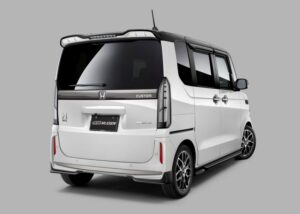 Gambar belakang N-BOX facelift 2026 dengan kit Mugen
