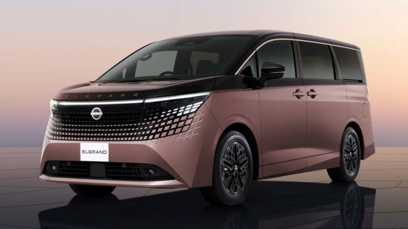 Nissan Elgrand exterior