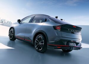 Gambar belakang Nissan LEAF NISMO 2026