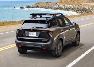 Gambar belakang Nissan Kicks Rock Creek
