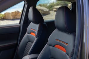Gambar dalaman Nissan Kicks Rock Creek