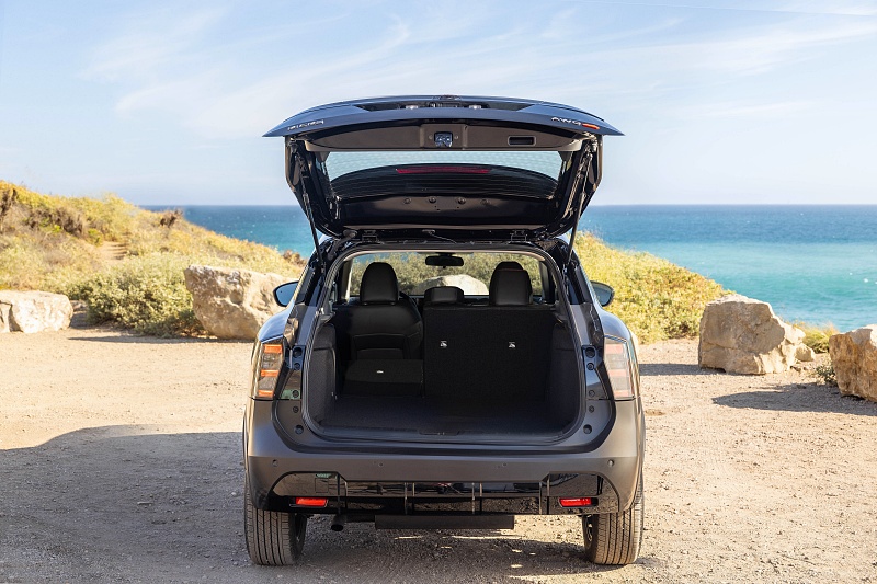 Gambar dalaman Nissan Kicks Rock Creek