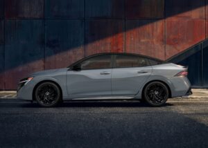 Gambar sisi Nissan Sentra Midnight Edition 2027