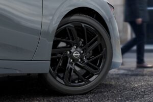 Gambar rim Nissan Sentra Midnight Edition 2027