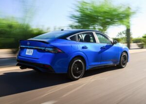 Gambar belakang Nissan Sentra SR 2027