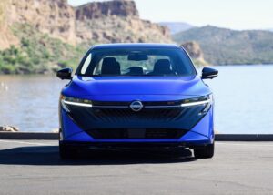 Gambar depan Nissan Sentra SR 2027