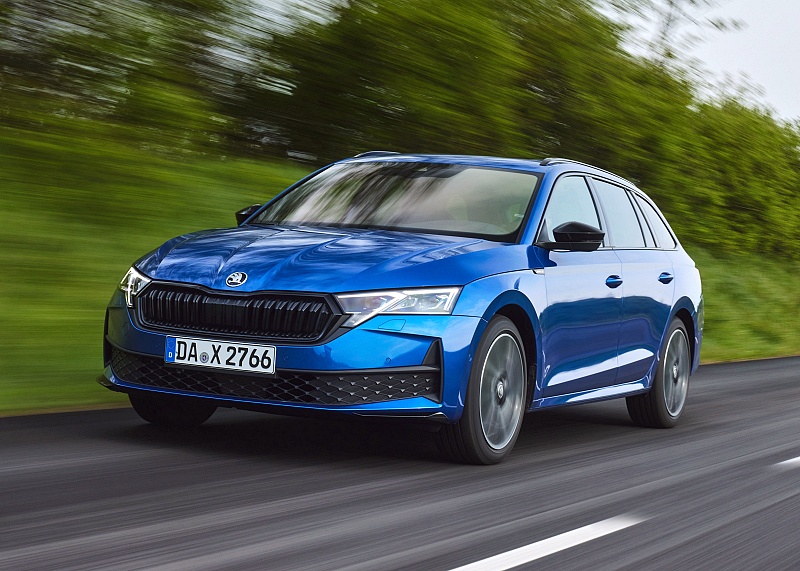 Gambar depan Škoda Octavia 4th gen