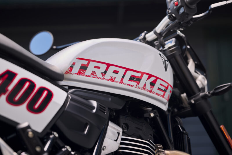 Triumph Tracker 400 2026 (10)