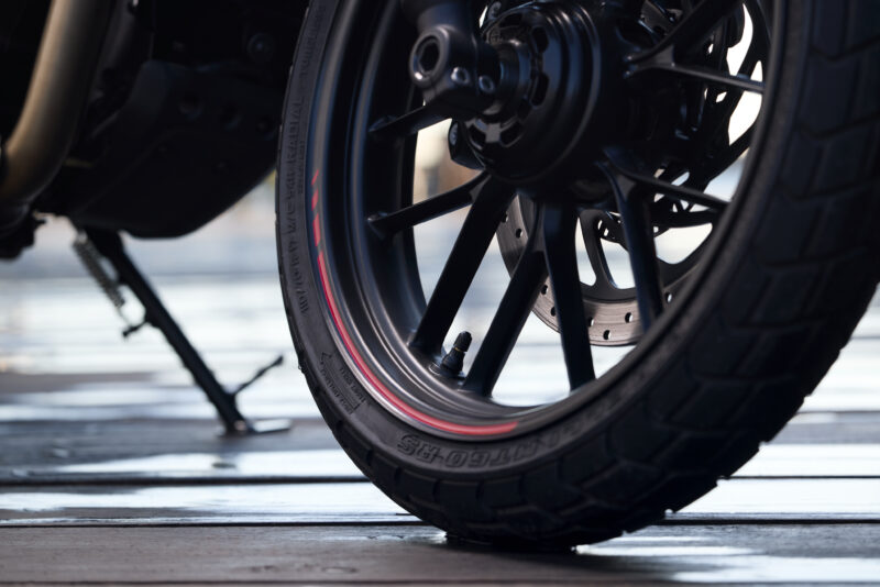 Triumph Tracker 400 2026 (11)