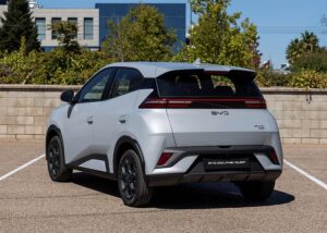 Gambar belakang BYD Dolphin Surf 2026