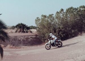 Gambar tepi Triumph Scrambler 400 XC Tamarit Motorcycles