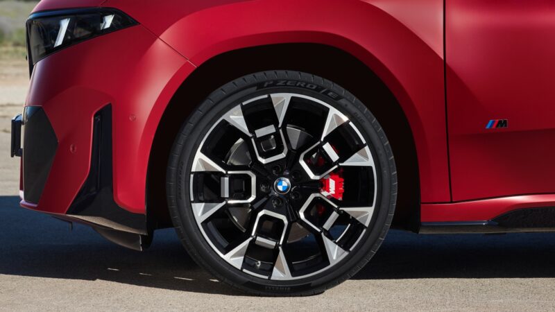 BMW iX4 exterior